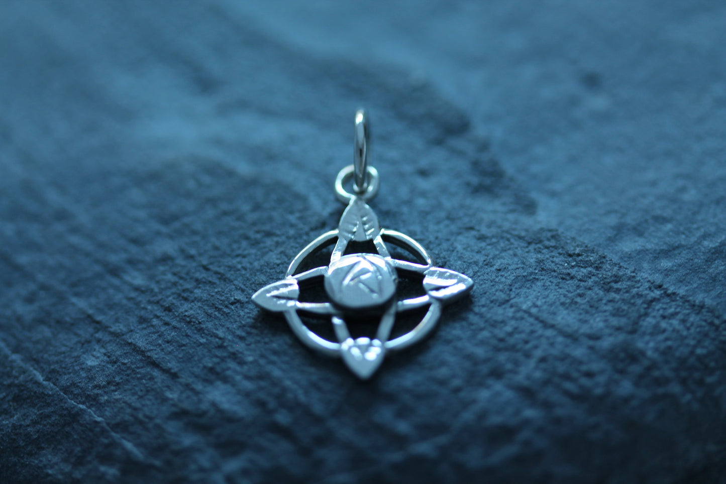 Mackintosh Pendant - Rose Knot