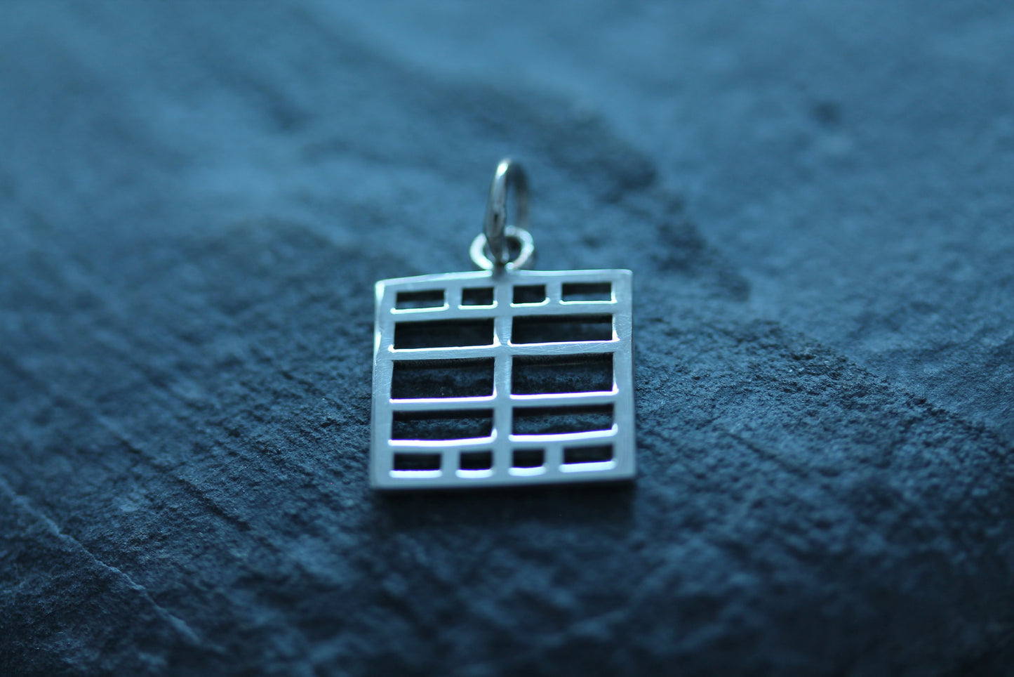 Mackintosh Pendant - Windows
