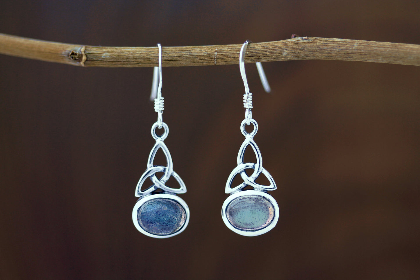 Triquetra Earrrings - Simple Trinity Knot with Labradorite