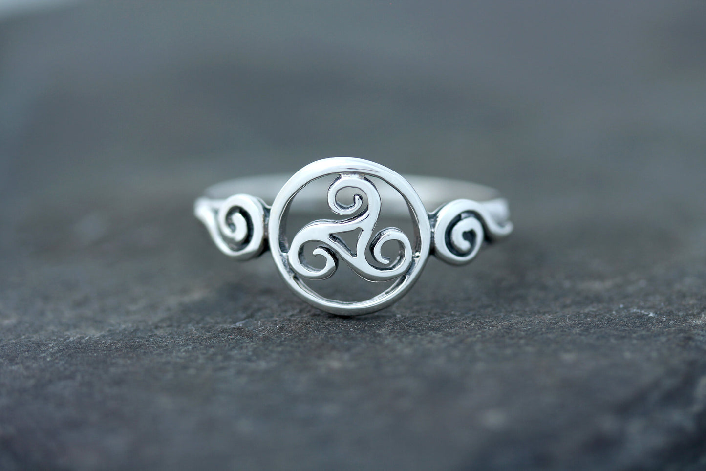 Triskele Ring - Cosmic Flow