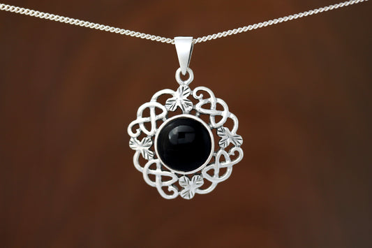 Celtic Stone Pendant - The Knot with Black Onyx