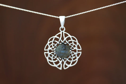 Celtic Stone Pendant - Dara Knot with Labradorite