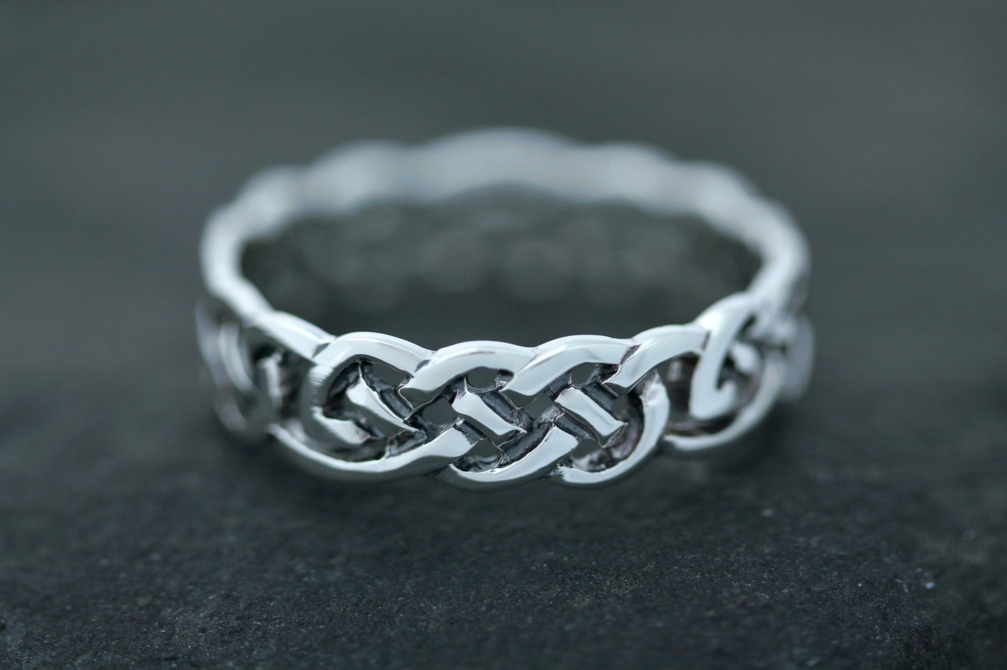 Celtic Knot Ring - Close Knotted Eternal Loop