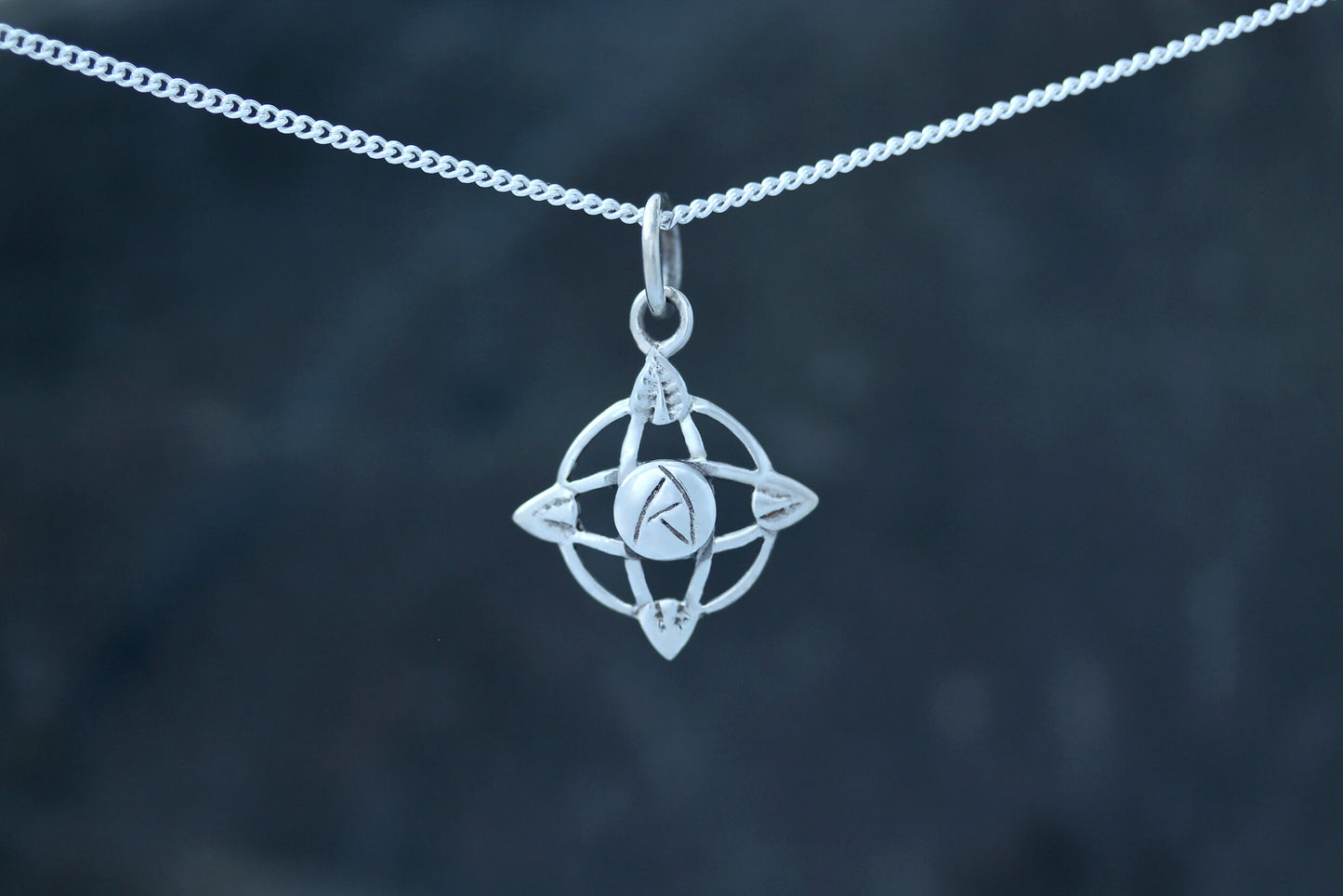 Mackintosh Pendant - Rose Knot